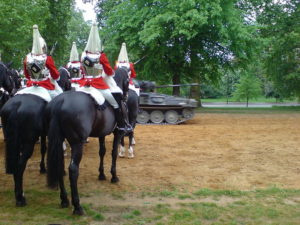800px-Household_cavalry_Hyde_Park